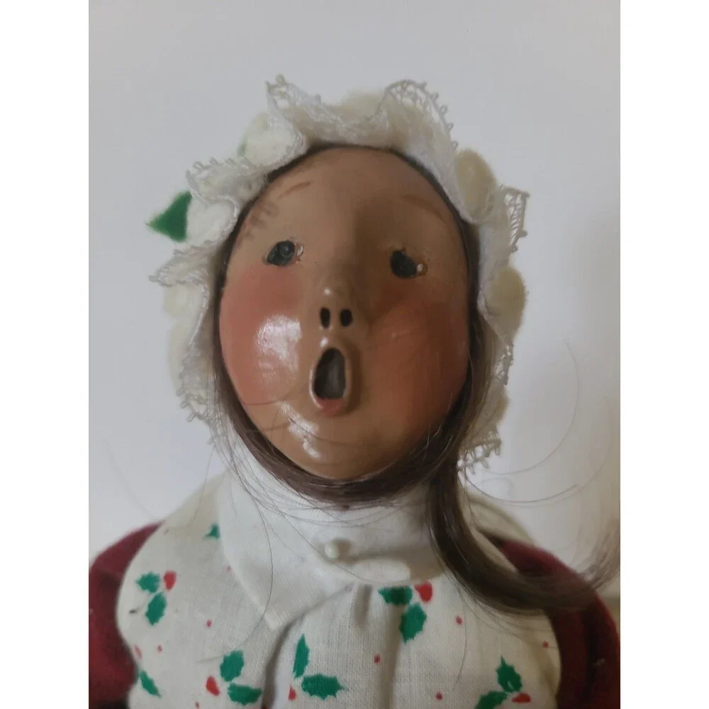 Byers Choice Carolers Girl With Wreath Red Dress 1992 Vintage 10